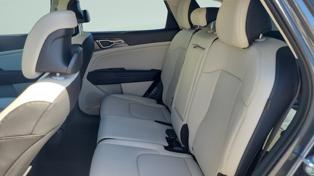 New 2027 Gravity Gray Kia EX image 10