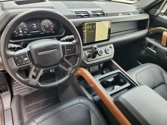 Used 2023 Gondwana Stone Metallic Land Rover X image 4