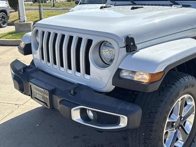 Used 2022 White Jeep Unlimited Sahara image 29