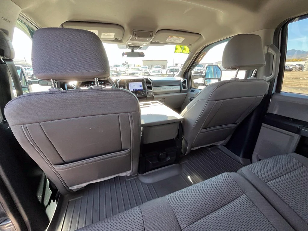 Used 2022  Ford XL image 15