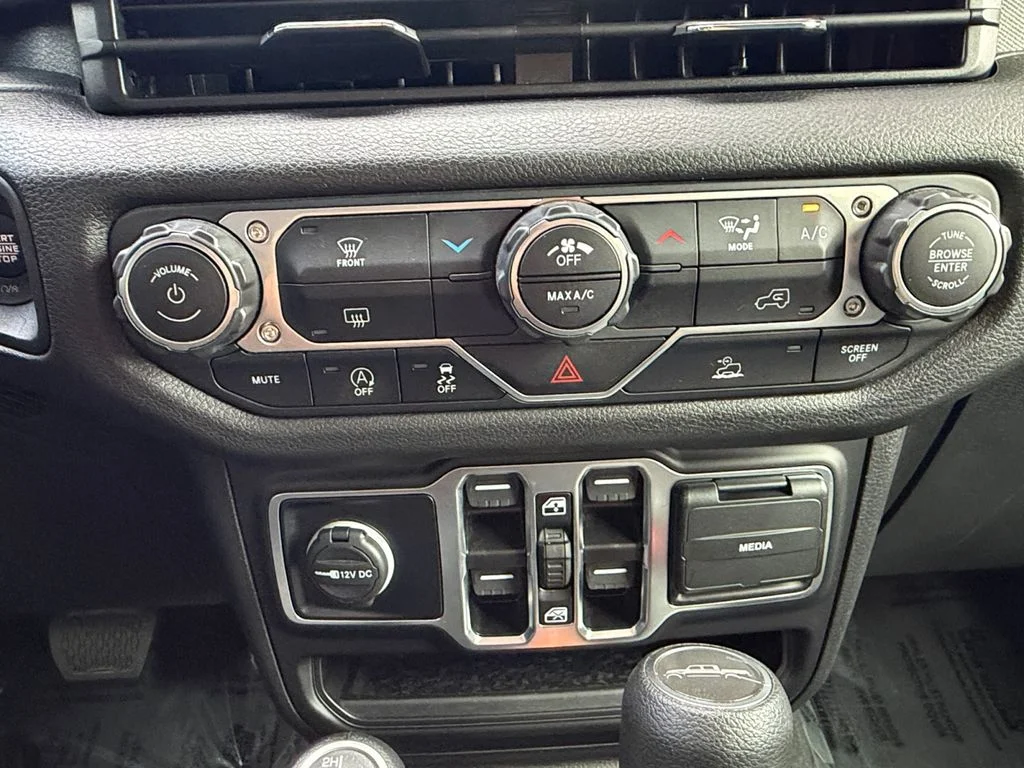 Used 2025 Hydro Blue Pearlcoat Jeep Nighthawk image 25