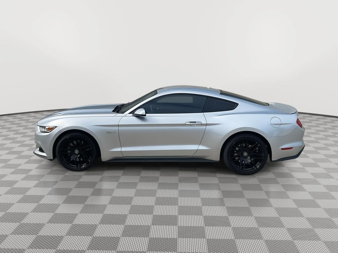Used 2015 Ingot Silver Ford GT Premium image 6