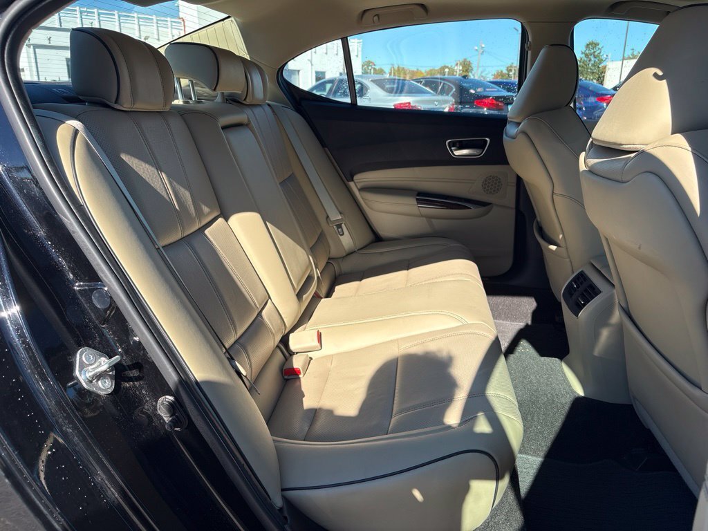 Used 2019  Acura 3.5L Technology Pkg image 17