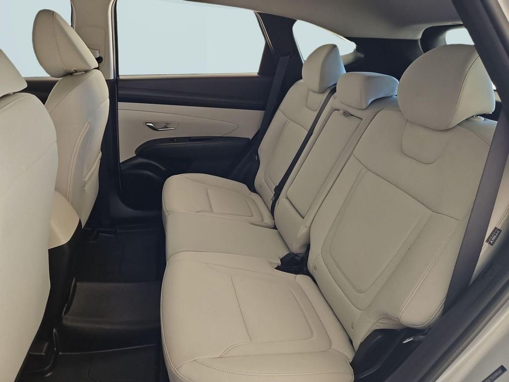Used 2025 Silver Hyundai SE image 23