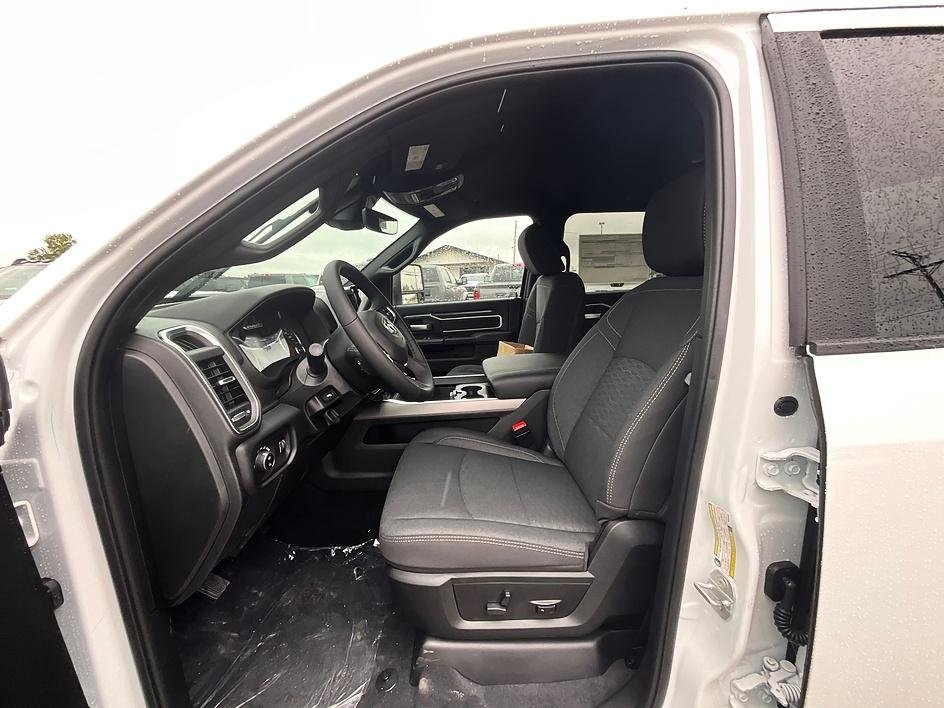 New 2027 Bright White Clear-Coat Exterior Paint RAM Big Horn image 14