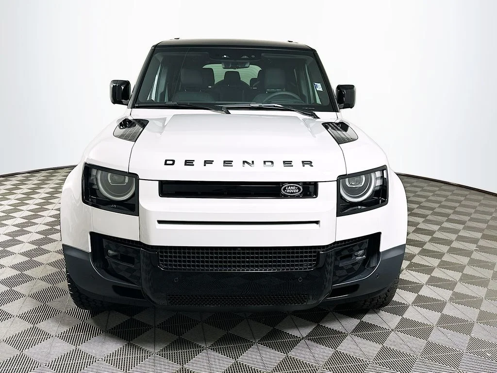 New 2026 Borasco Gray Metallic Land Rover S image 2