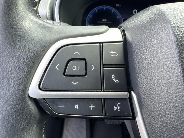 Used 2023 Moon Dust Toyota Platinum image 23