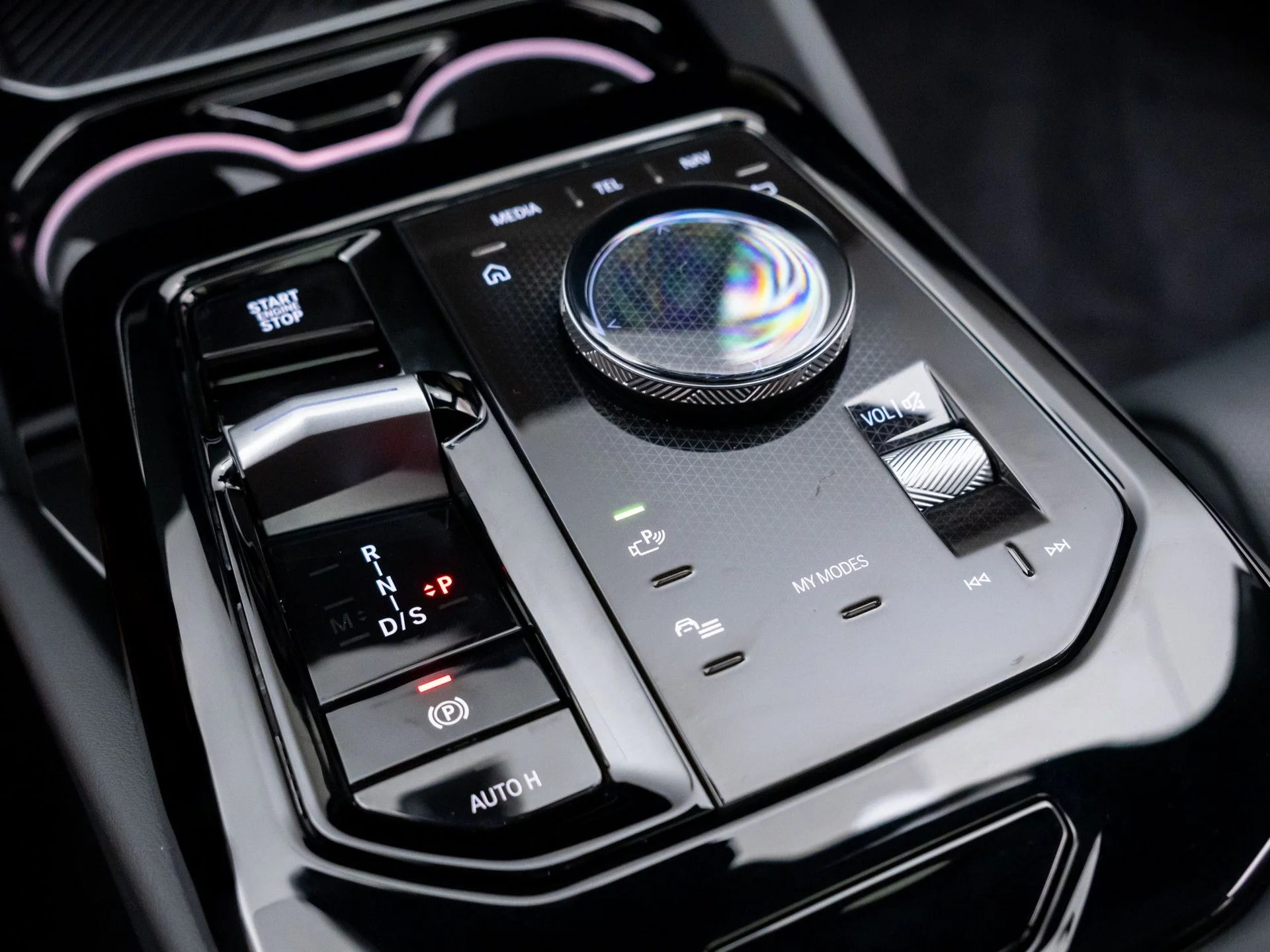 New 2027 Dk. BMW 550e xDrive image 30