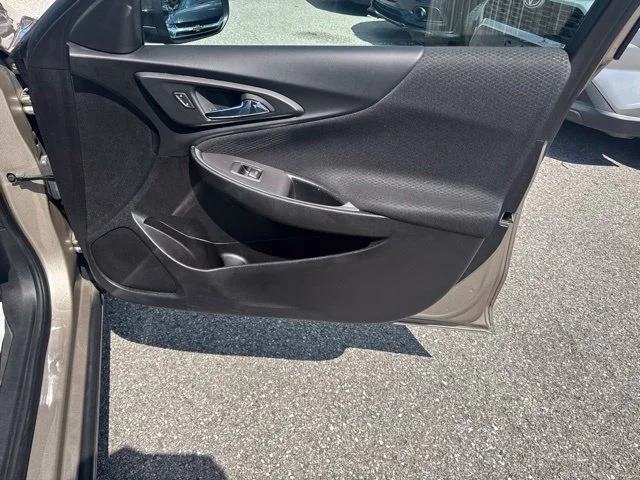 Used 2022 Gray Chevrolet LS image 41