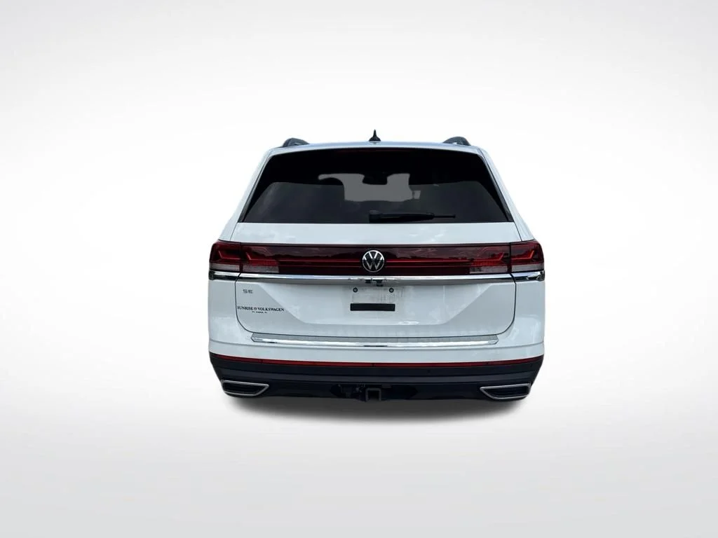 Used 2024 White Volkswagen 2.0T SE w/Technology image 7