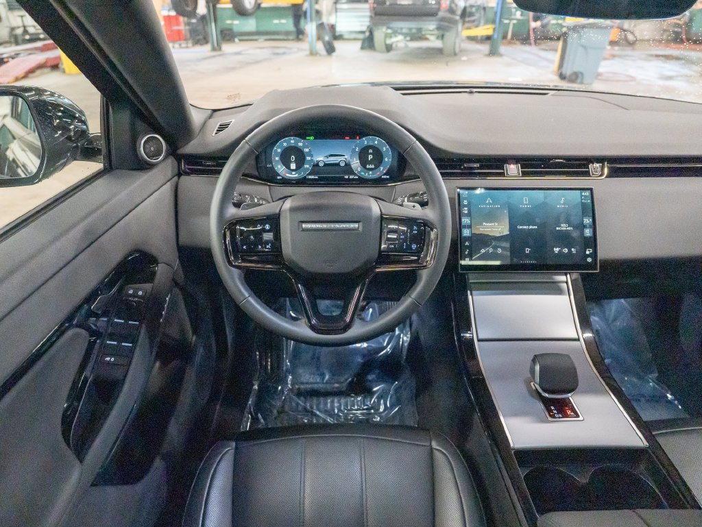Used 2025 Black Land Rover S image 13
