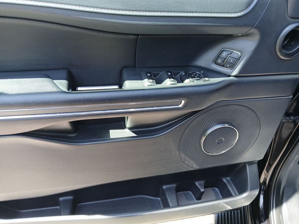 Used 2024 Black Ford XLT image 12