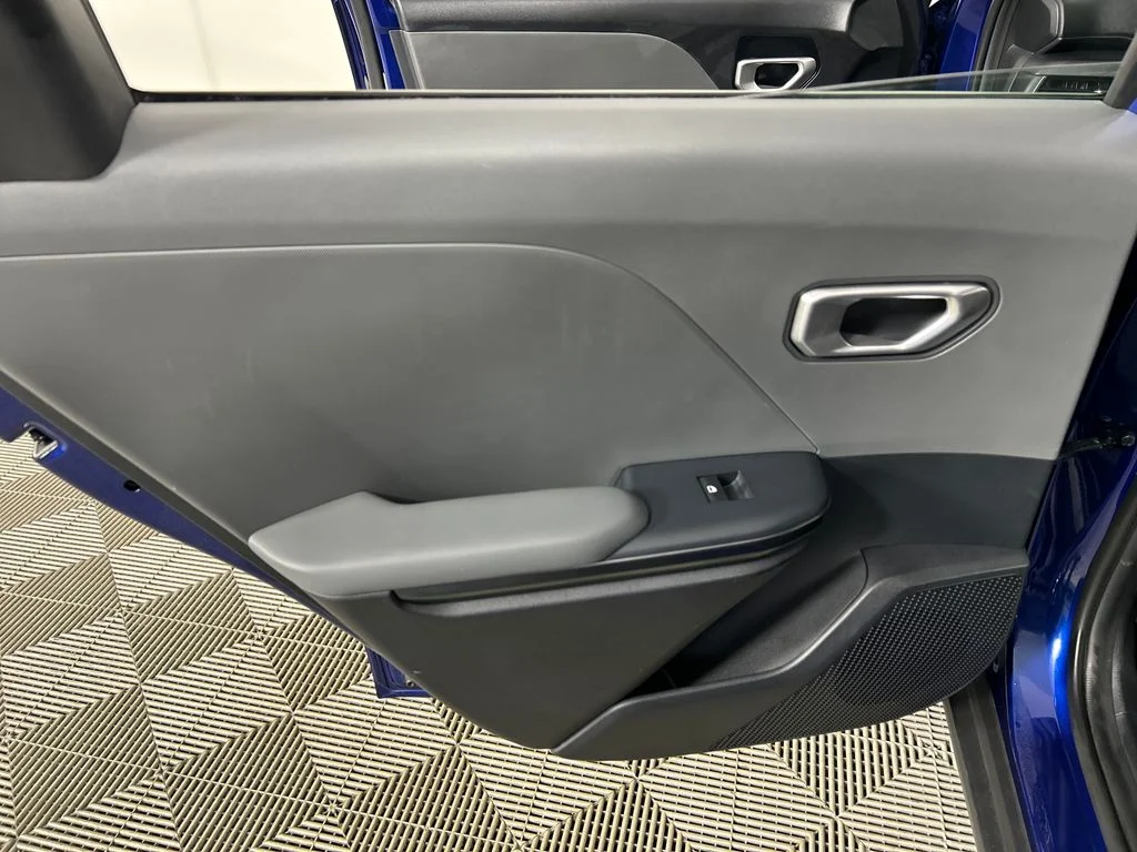 Used 2025 Blue Kia LXS image 16