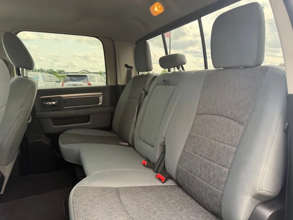 Used 2018 Silver Ram Big Horn image 26