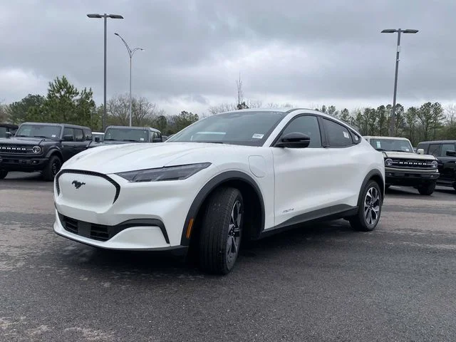 New 2026 White Ford Select image 19