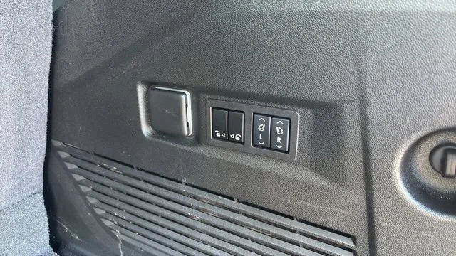 Used 2024 Summit White Chevrolet RST image 35