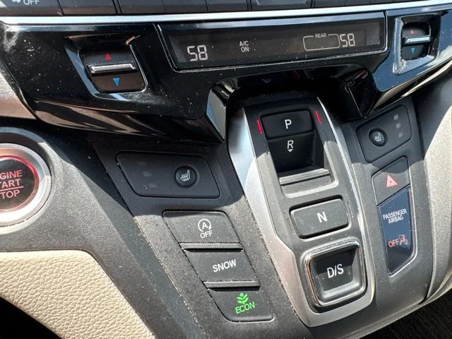 Used 2025  Honda EX-L image 17
