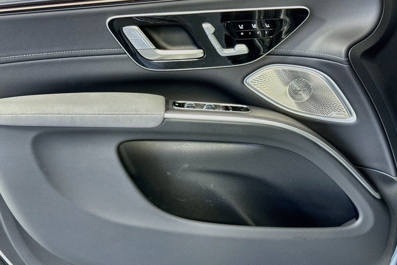 Certified Used 2024 Cirrus Silver Metallic Mercedes-Benz EQS 450+ image 17