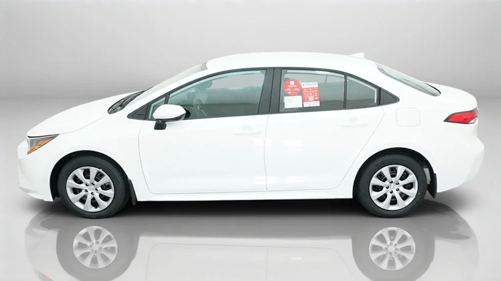 New 2027 Ice Cap Toyota LE image 2