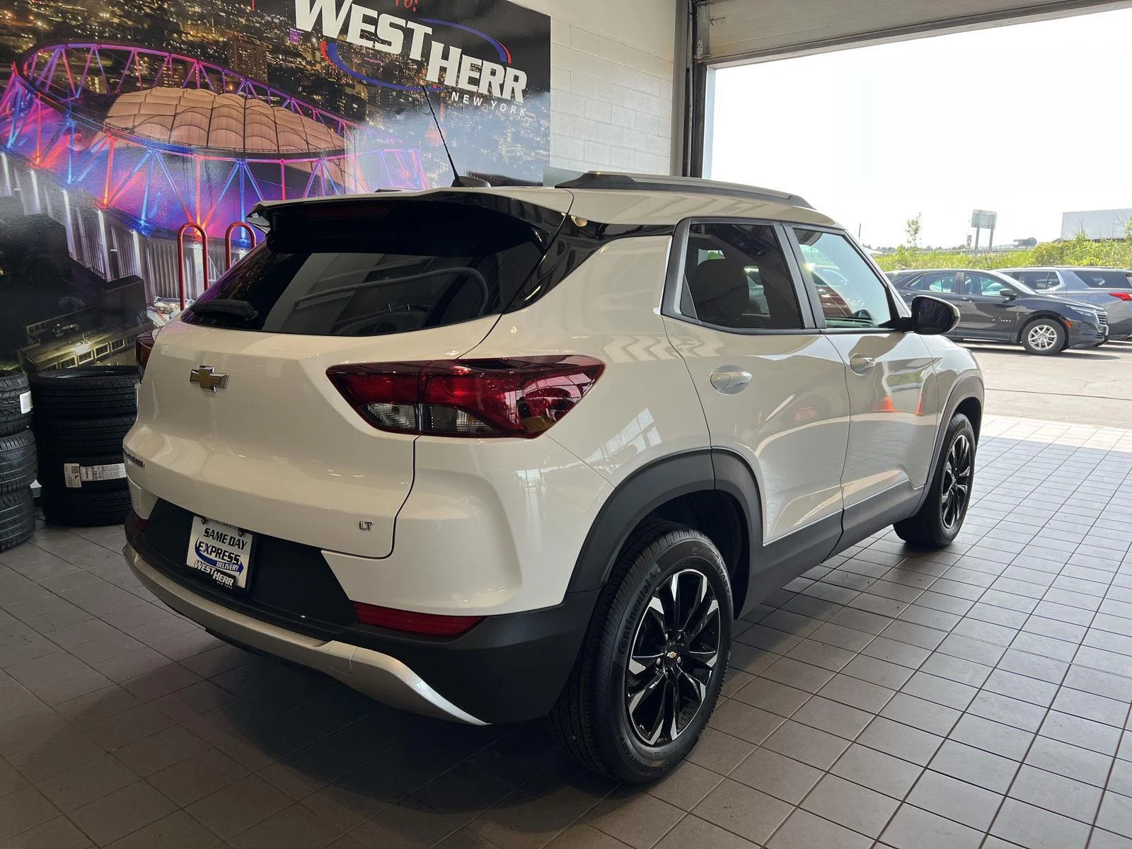 Used 2023 Summit White Chevrolet LT image 10
