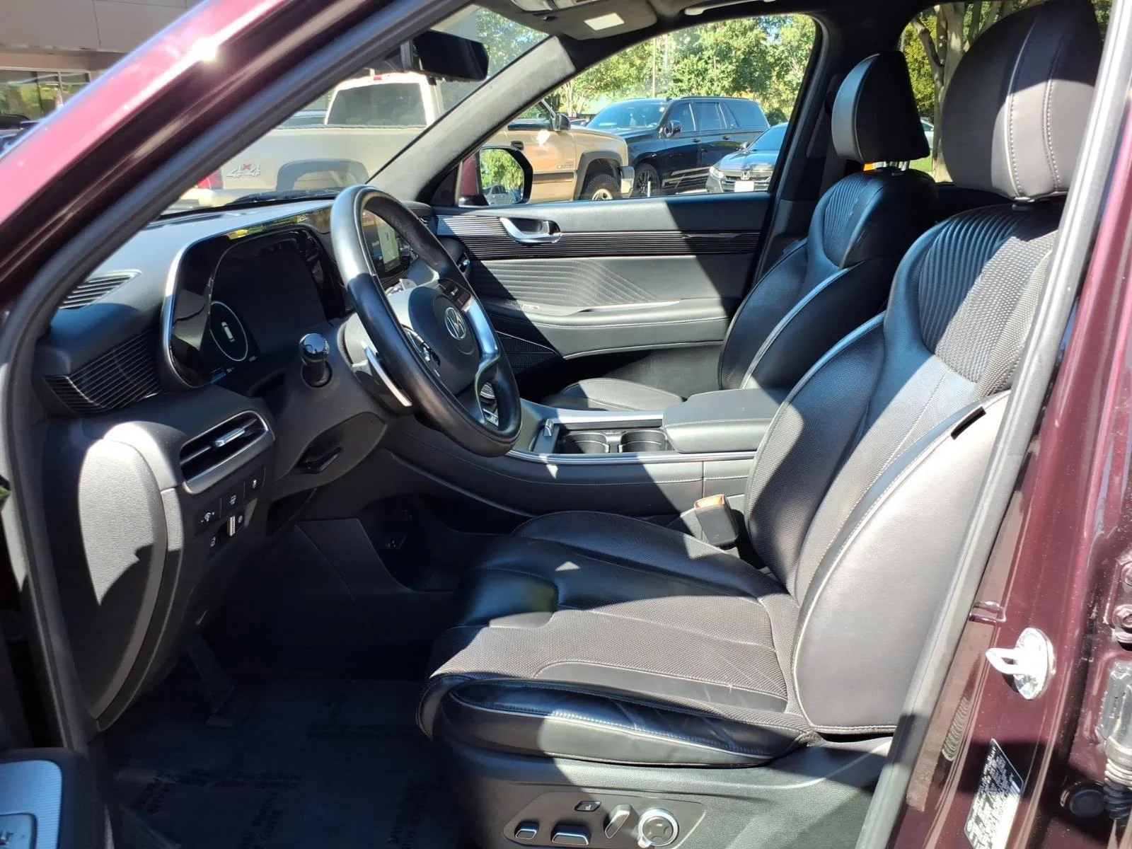 Used 2024 Sierra Burgundy Hyundai Calligraphy image 12