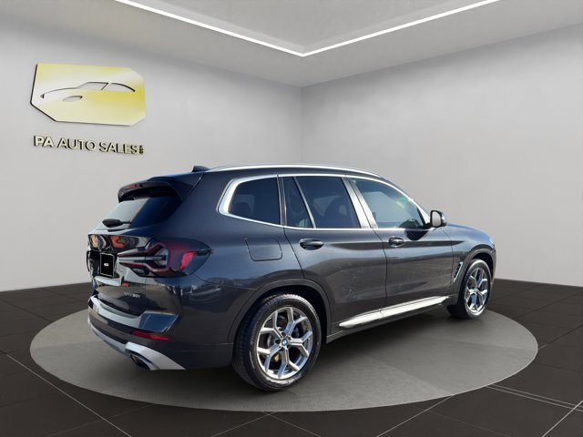 Used 2023 Dark Graphite Metallic BMW xDrive30i image 7