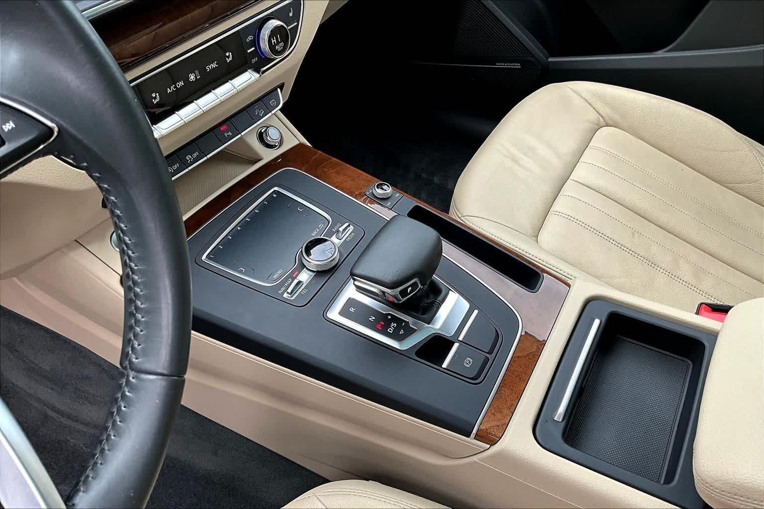 Used 2018 Navarra Blue Metallic Audi Premium Plus image 17
