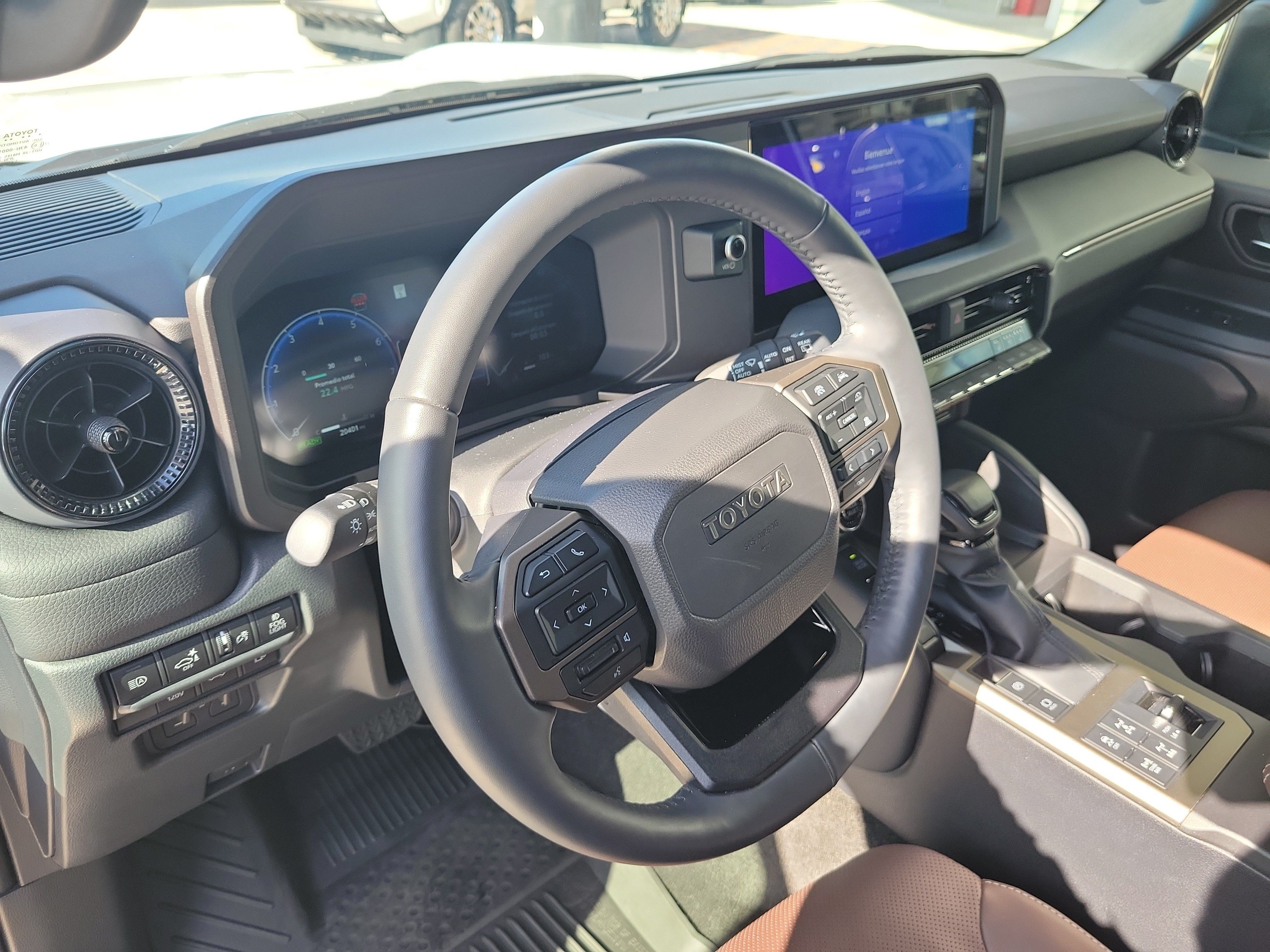 Used 2025 Pearl Toyota Base image 24