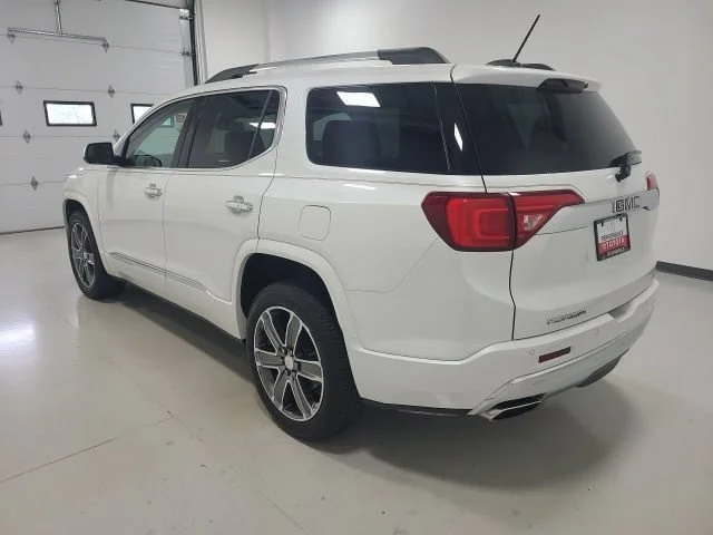 Used 2019 White Frost Tricoat GMC Denali image 4