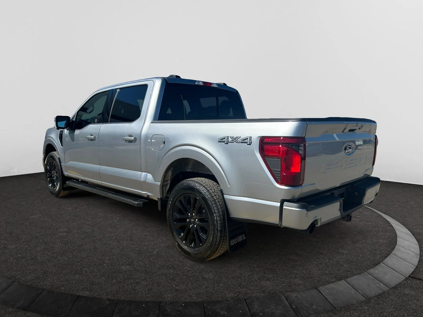 New 2026 Iconic Silver Metallic Ford XLT image 3