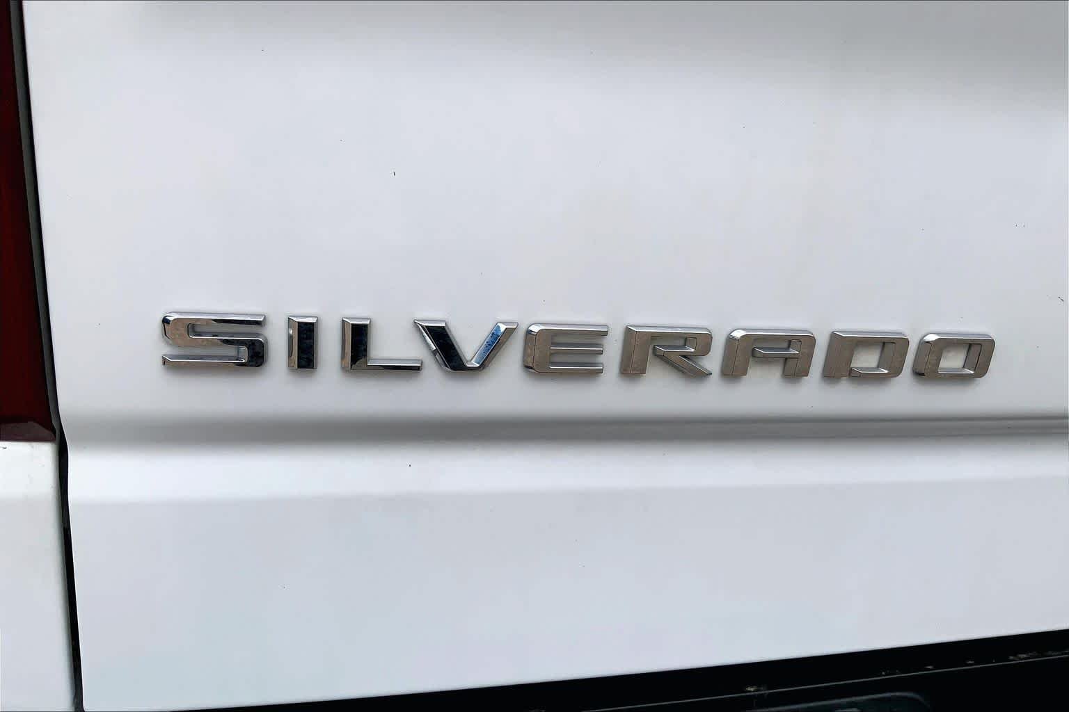 Used 2022 Summit White Chevrolet RST image 26