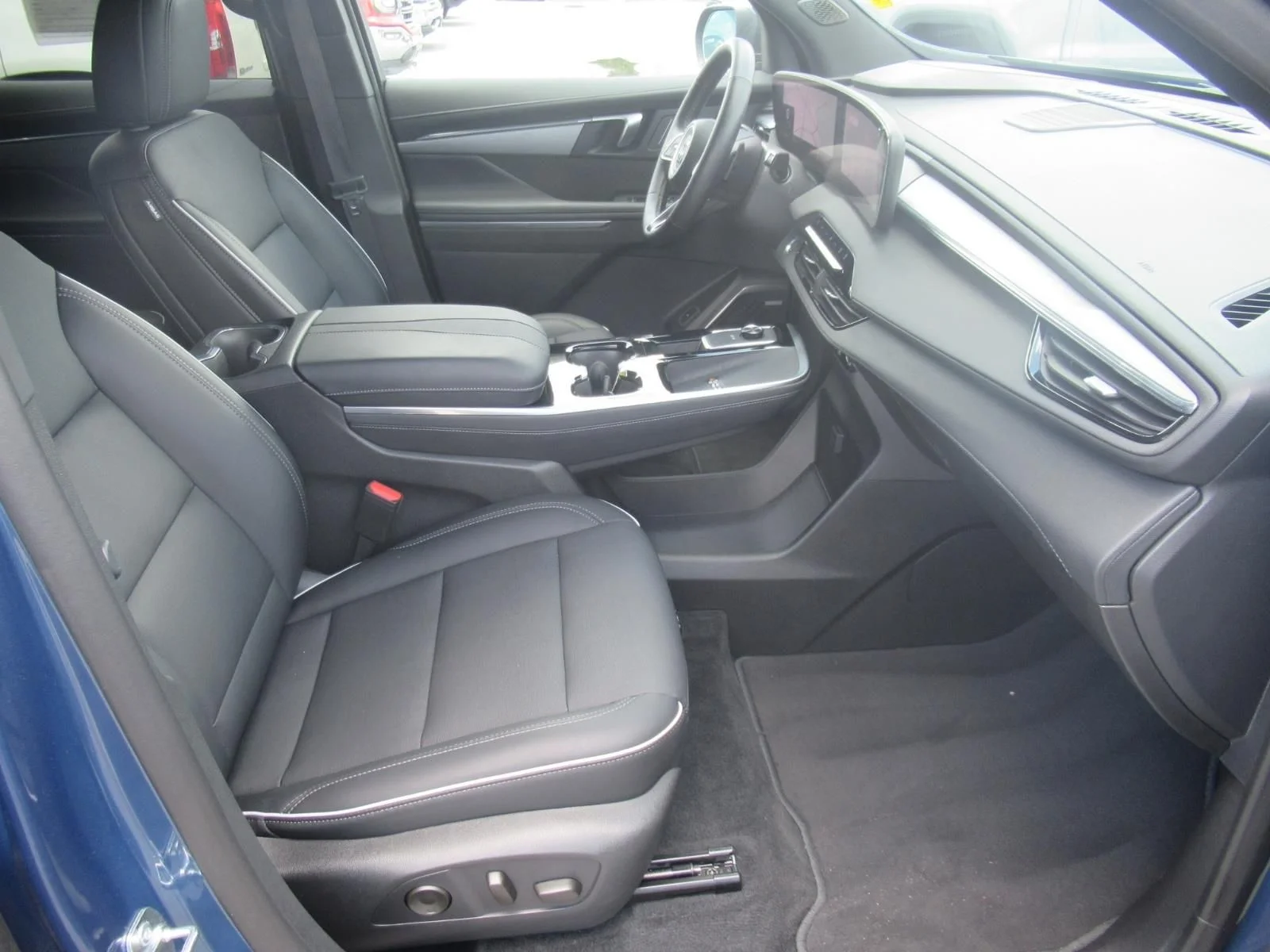 Used 2025 Blue Buick Preferred image 10