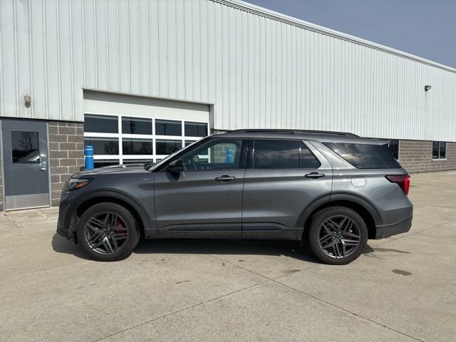 2026 Ford Explorer ST-Line - Photo 9