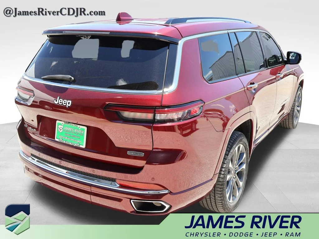 Used 2022 Red Jeep Overland image 5
