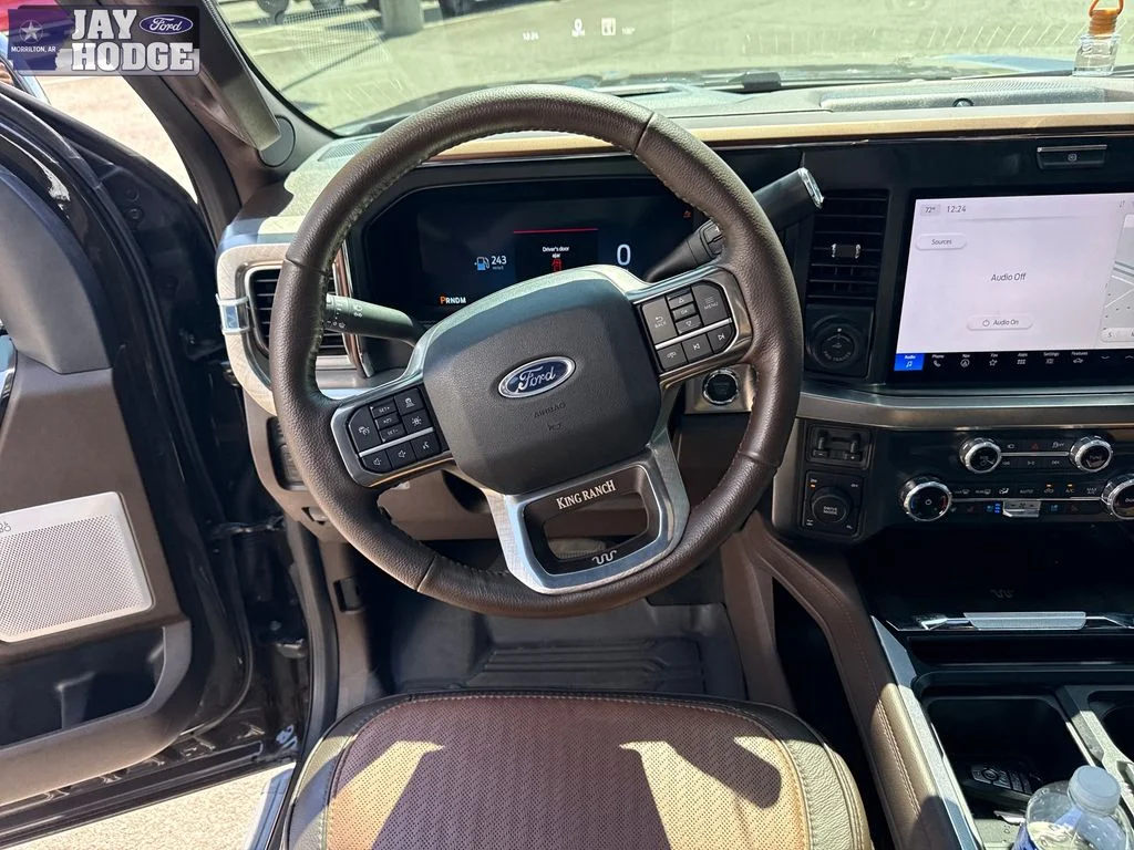 Certified Used 2025 Bronze Metallic Ford King Ranch image 18