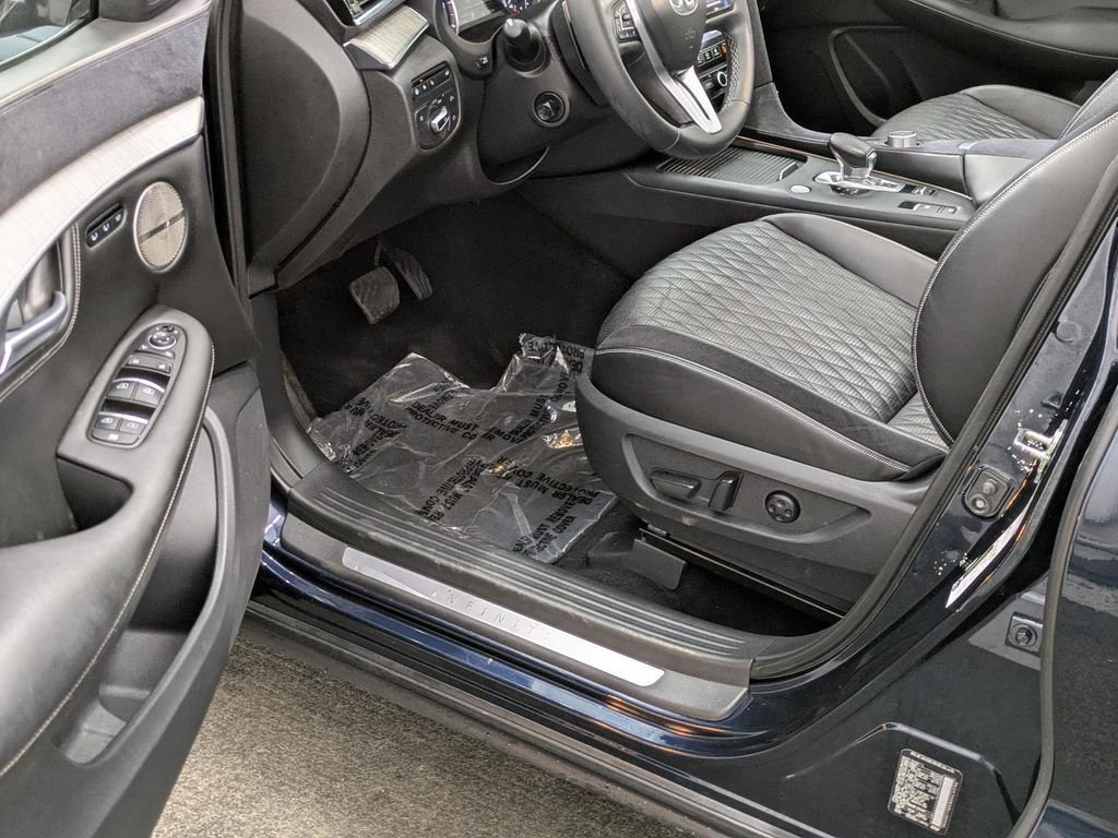 Used 2022 Blue INFINITI Autograph image 32