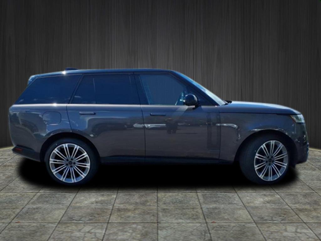 New 2026 Charente Grey LAND ROVER SE image 2