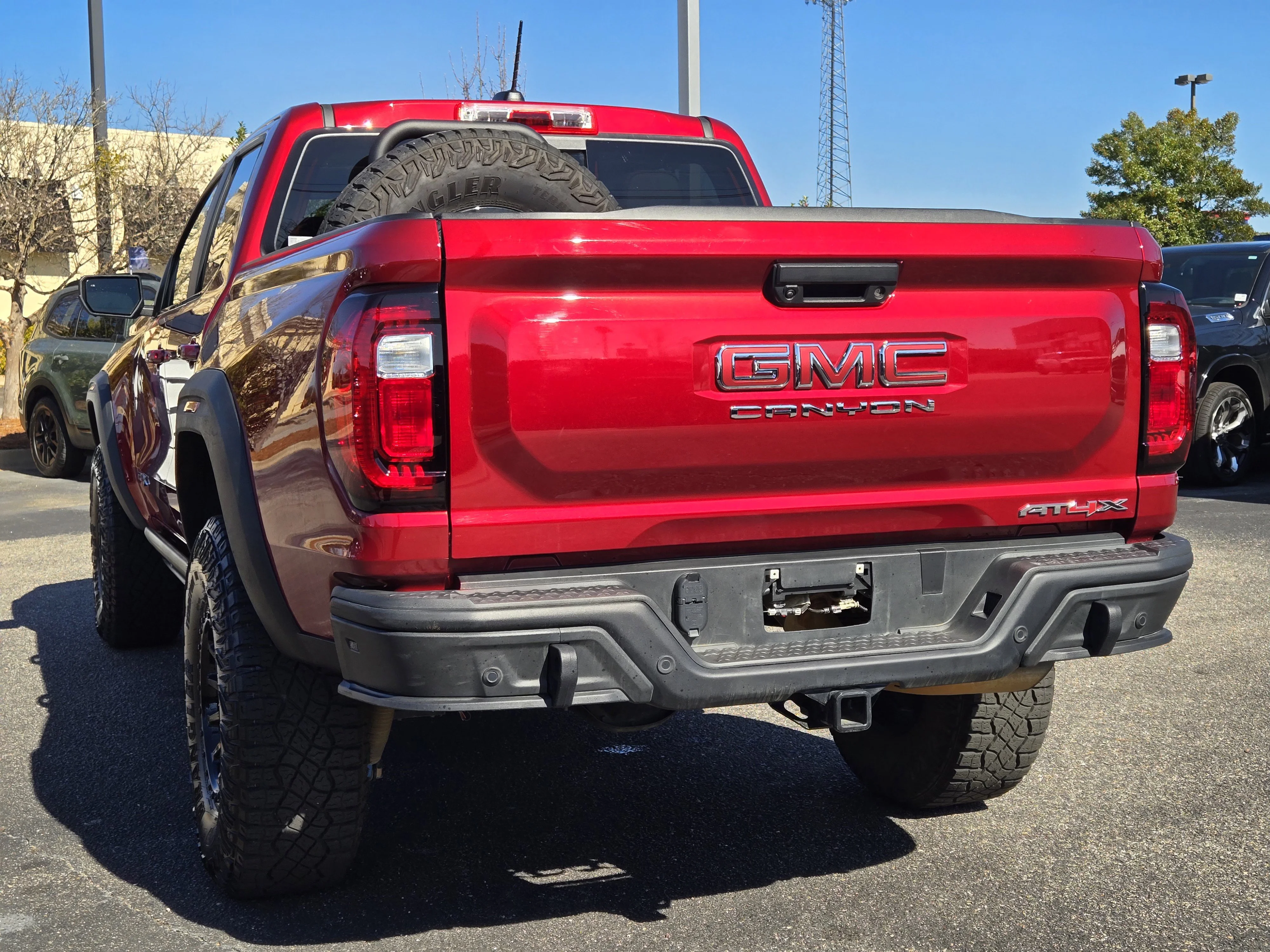 2024 GMC Canyon AT4X - Photo 9