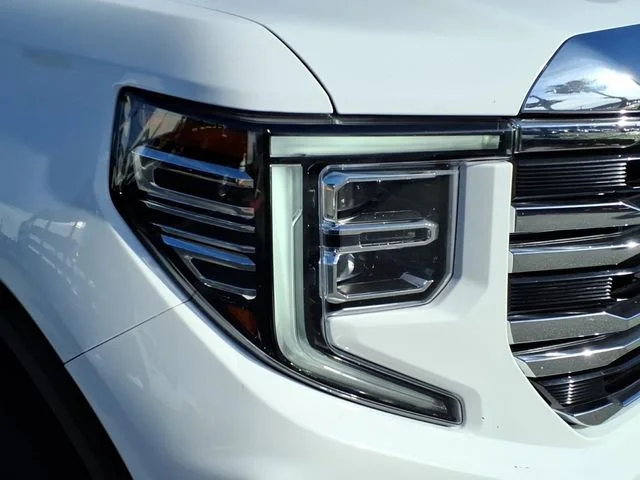 Used 2025 Summit White GMC SLT image 2