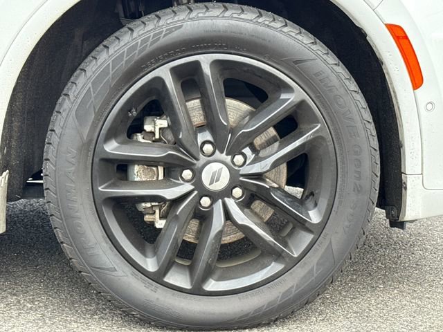 Used 2022 White Knuckle Clearcoat Dodge R/T image 8