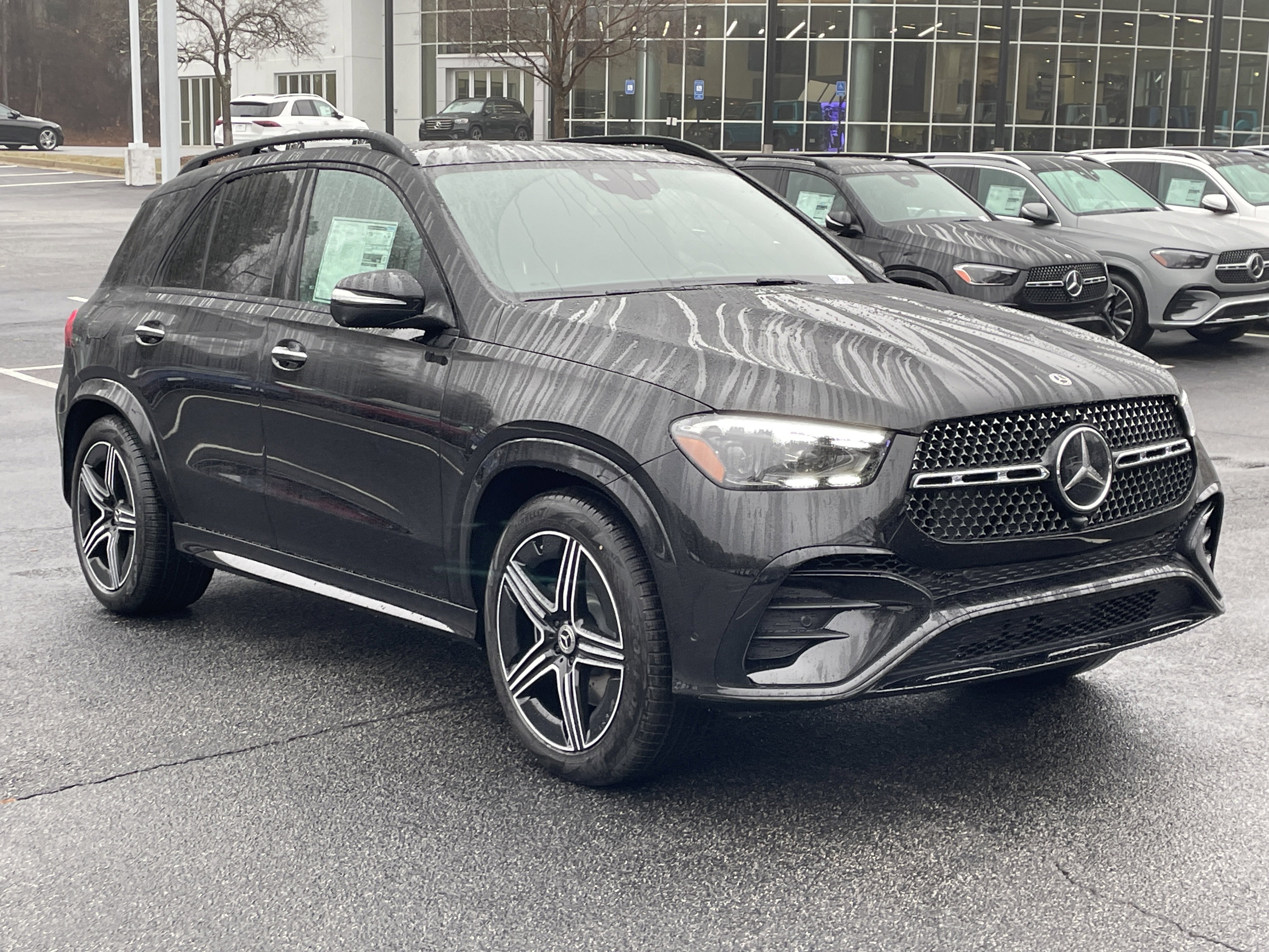 New 2026 Obsidian Black Metallic Mercedes-Benz GLE 580 4MATIC® SUV image 4