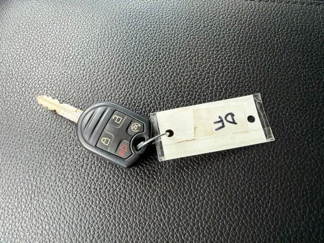 Used 2016 White Platinum Metallic Tri-Coat Ford Lariat image 32
