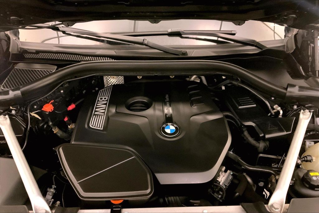 Used 2019 Dark Graphite Metallic BMW  image 9