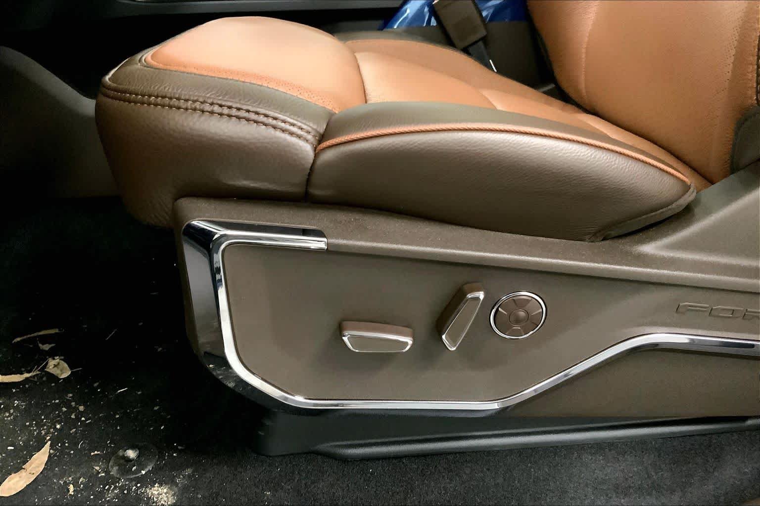 New 2026 Agate Black Metallic Ford King Ranch® image 18
