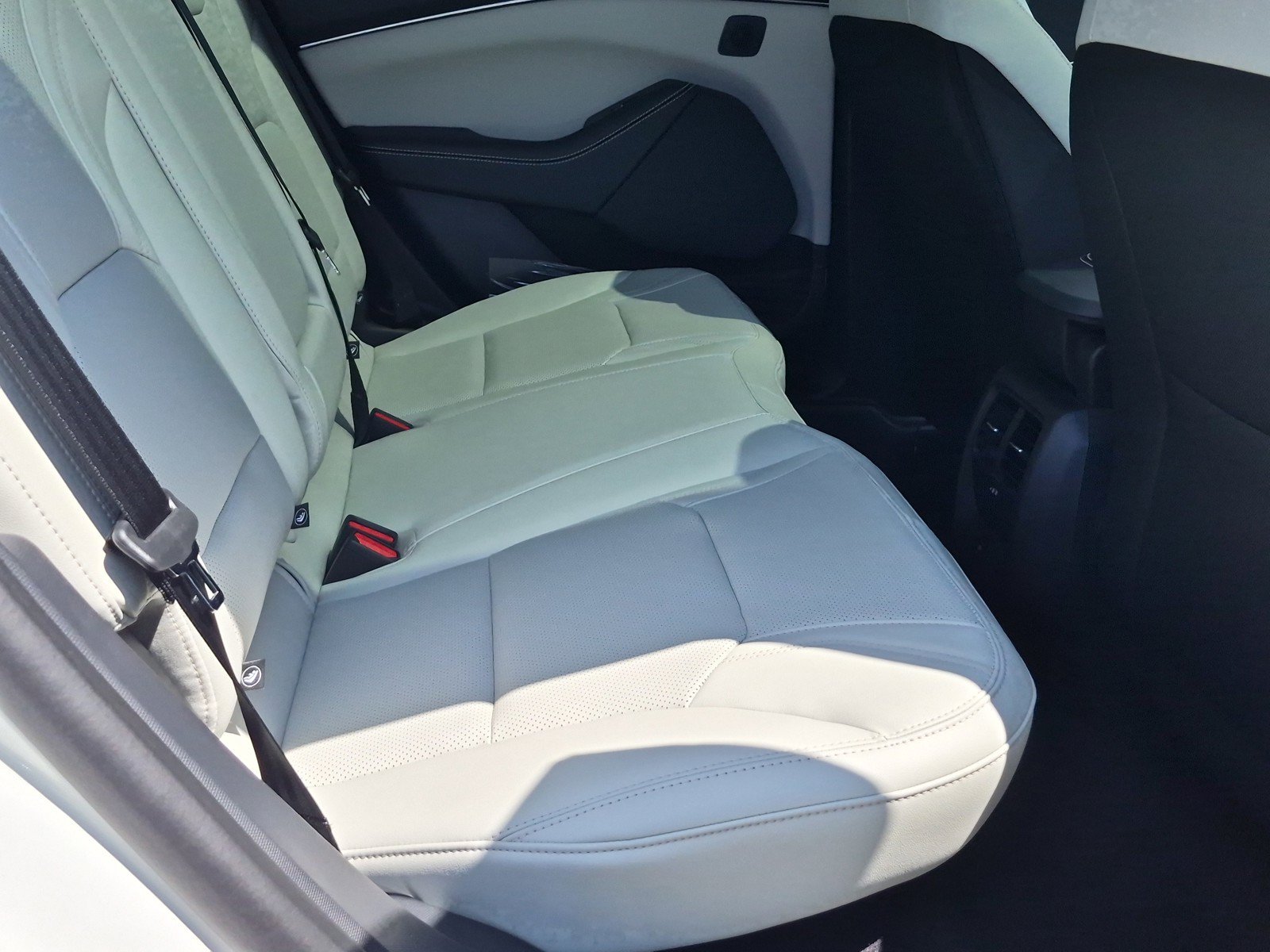 New 2026 Star White Metallic Tri-coat Ford Premium image 7