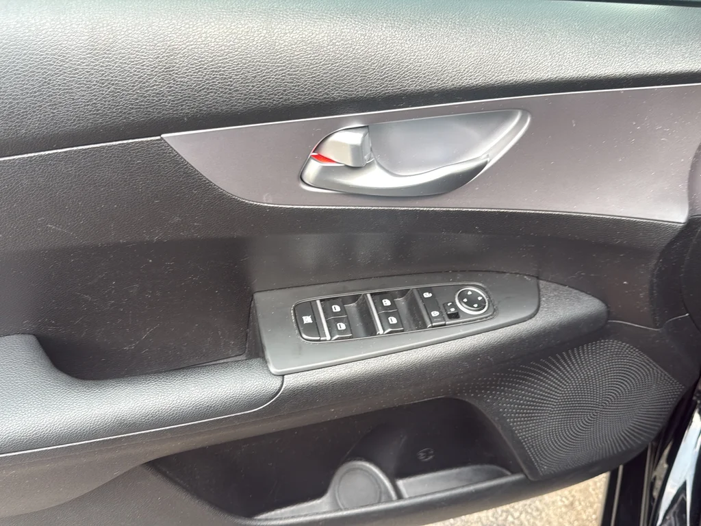 Used 2024 Black Kia LXS image 24