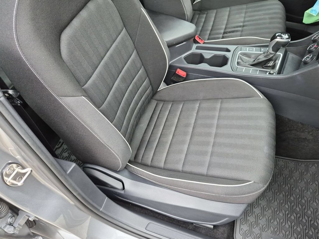 Used 2023 Silver Volkswagen 1.5T Sport image 24
