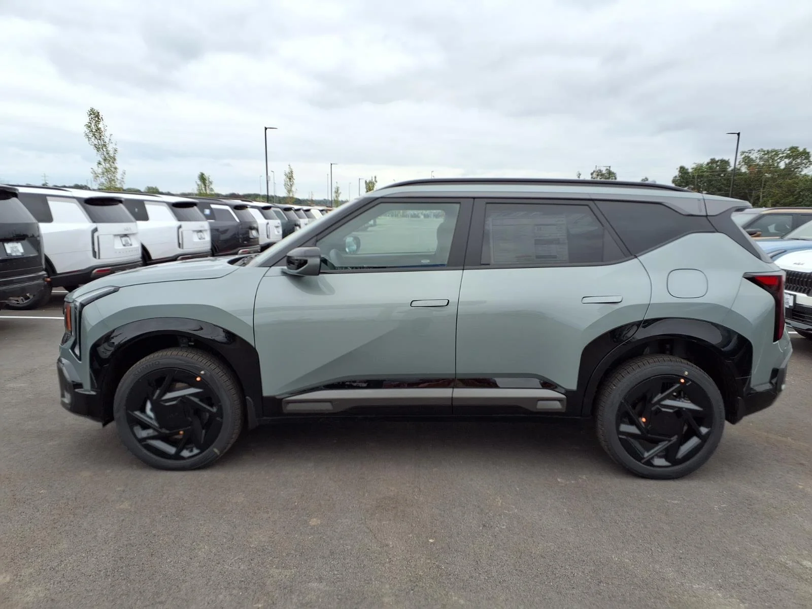 New 2027 Iceberg Green Kia X-Line SX image 18