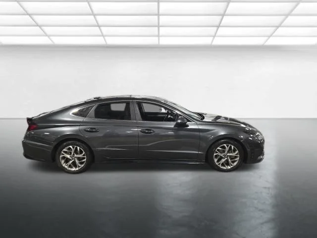 Used 2021 Gray Hyundai SEL image 3
