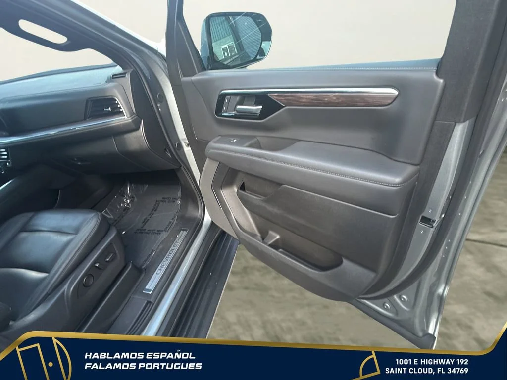 Used 2025 Sterling Gray Metallic Chevrolet LT image 32